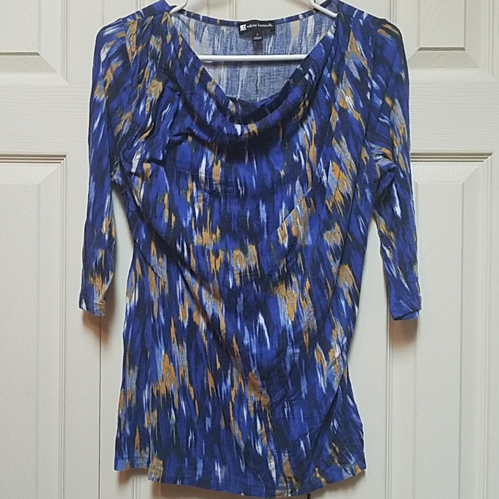 ❣️Valerie Bertinelli Scoop neck